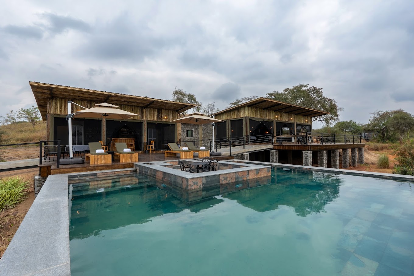 Semi-Luxury: Elephant Springs Lodge